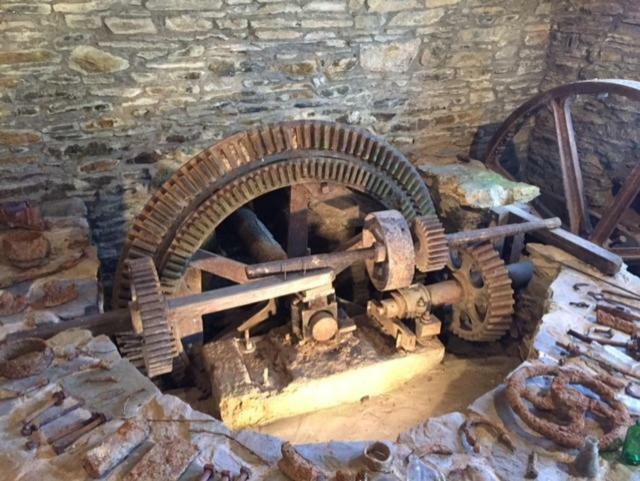 Berrien Gite Moulin Du Squiriou מראה חיצוני תמונה
